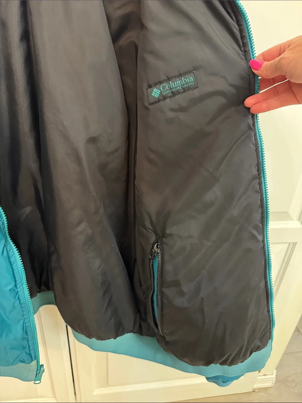 Vintage Columbia Men's or Women’sTeal and Black Reversible Puffy Zip Jacket size